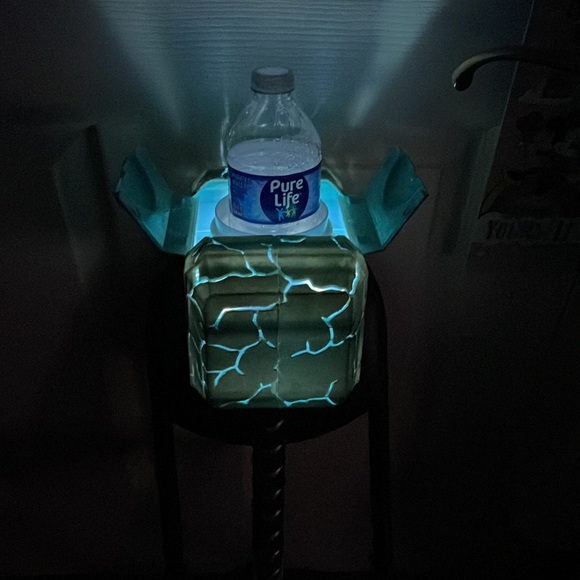 DISNEY PARKS EXCLUSIVE-MARVEL AVENGERS THOR HAMMER LIGHT UP DRINK HOLDER - Picture 14 of 14